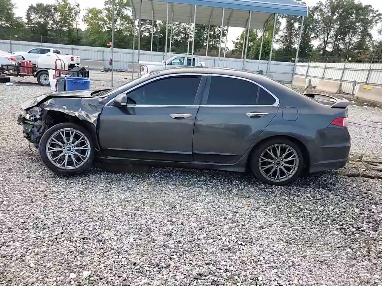 Фото: JH4CU2F64CC017653