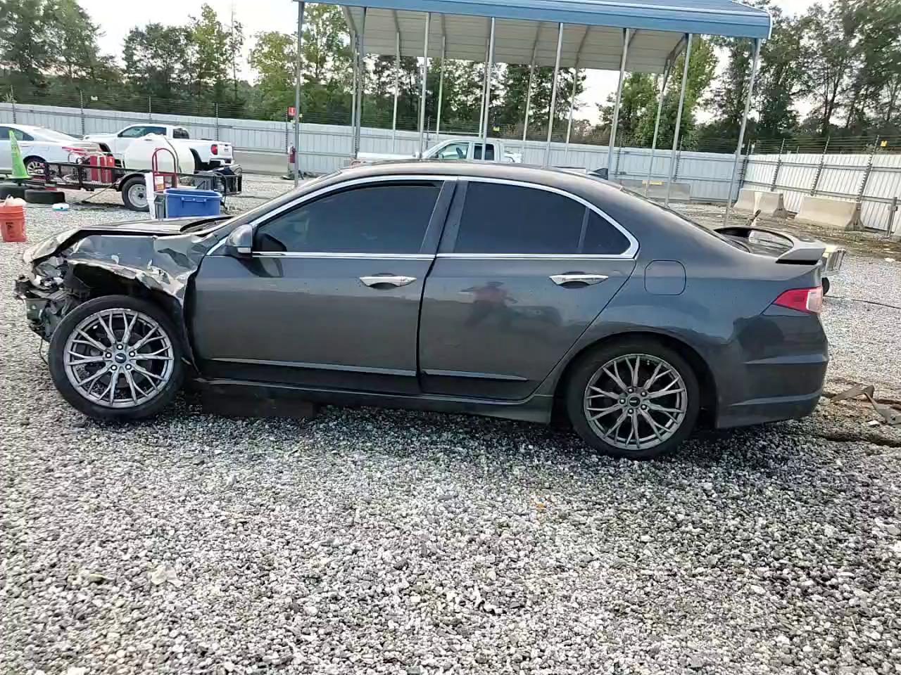 Фото: JH4CU2F64CC017653