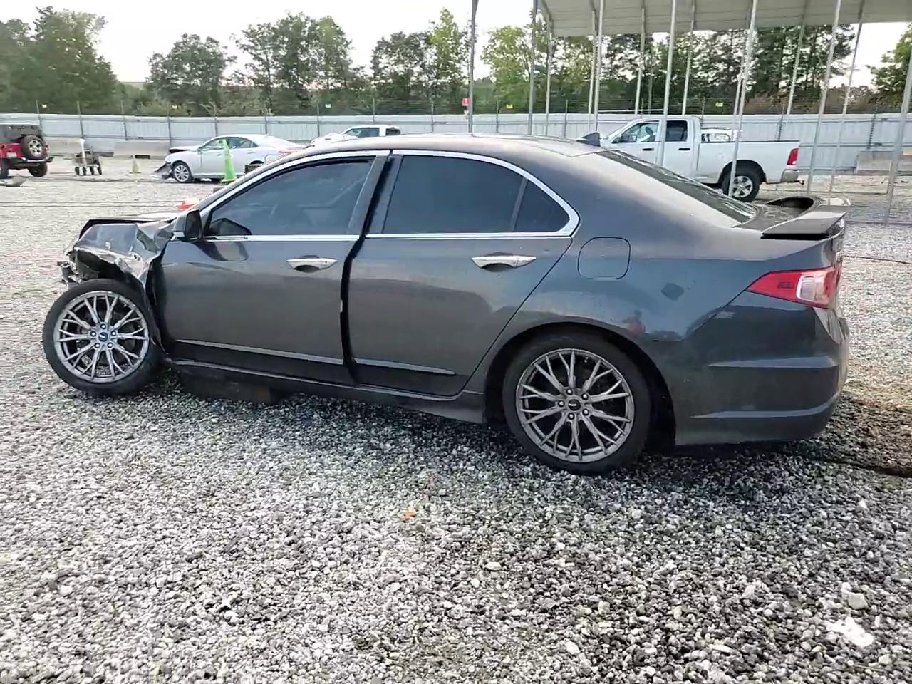 Фото: JH4CU2F64CC017653