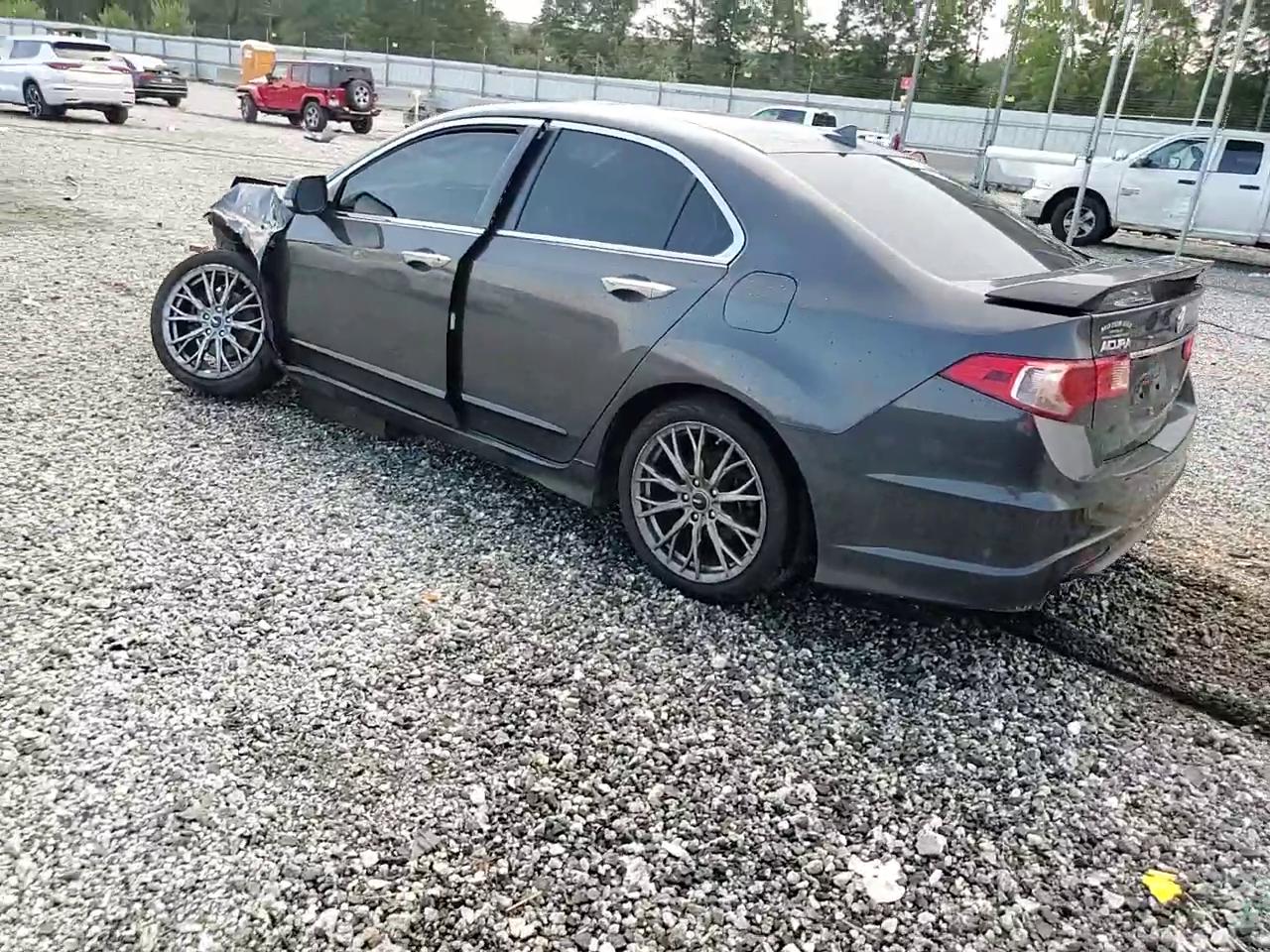 Фото: JH4CU2F64CC017653