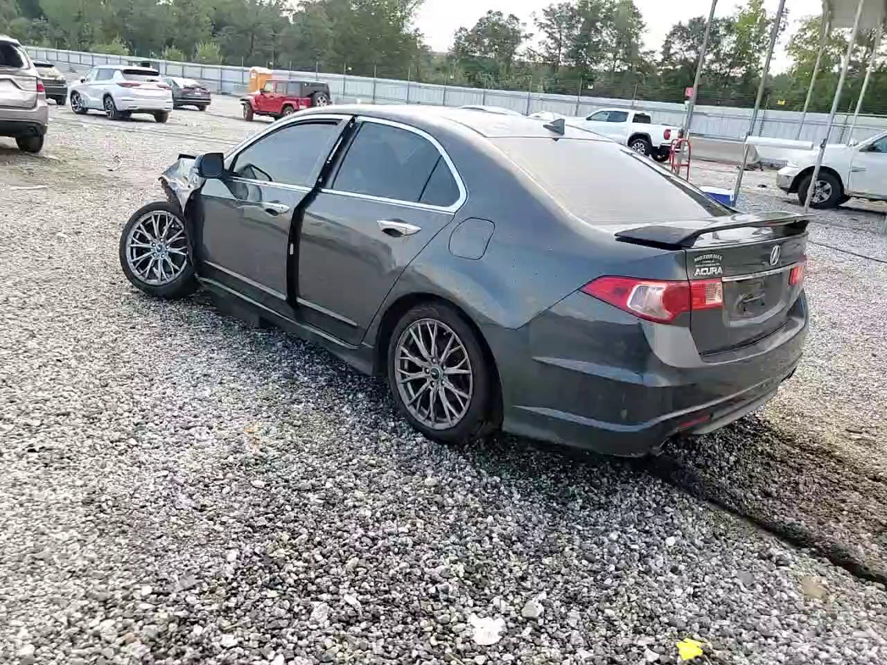 Фото: JH4CU2F64CC017653