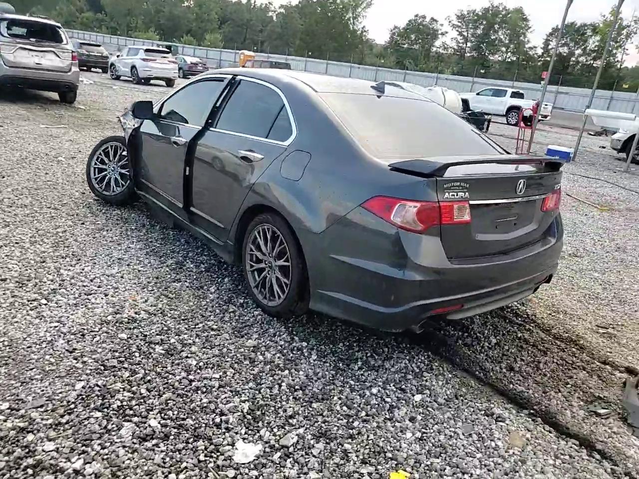 Фото: JH4CU2F64CC017653