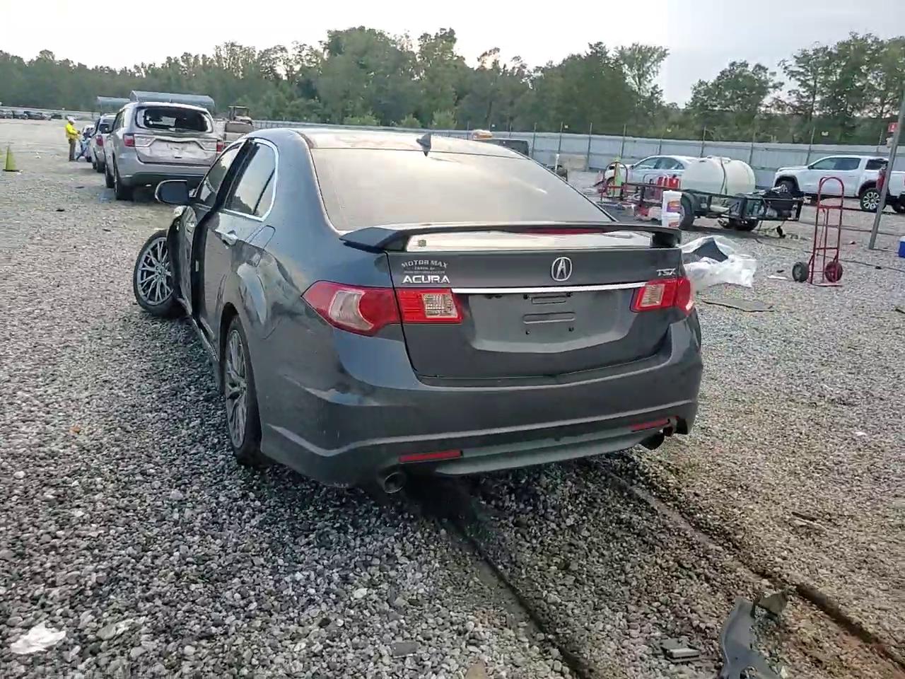 Фото: JH4CU2F64CC017653