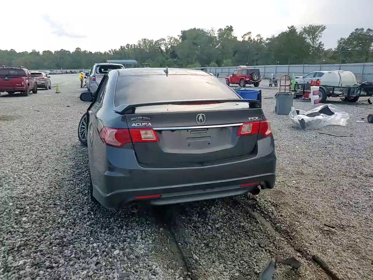 Фото: JH4CU2F64CC017653