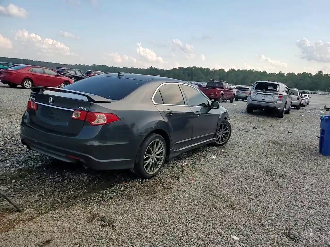 Фото: JH4CU2F64CC017653