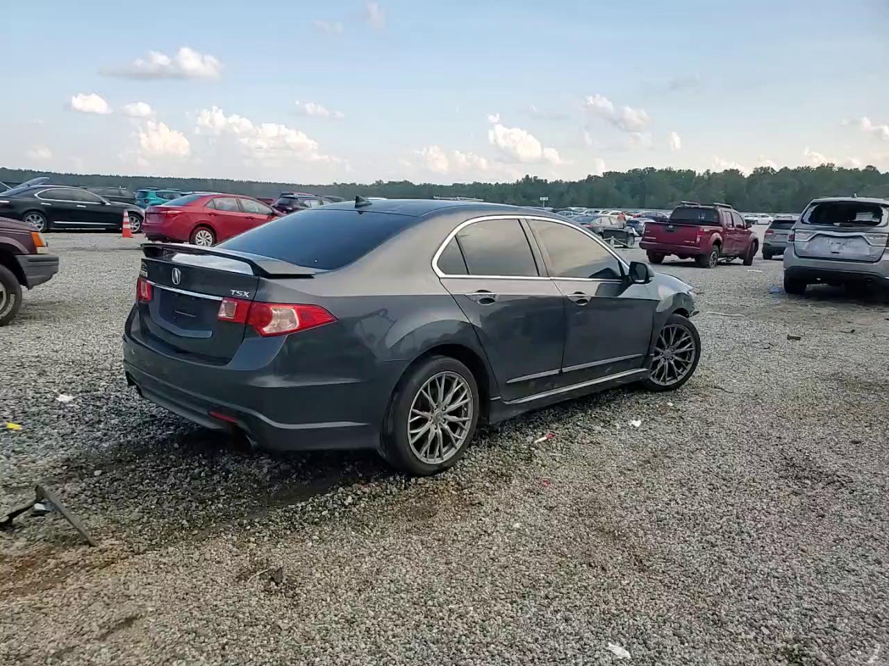 Фото: JH4CU2F64CC017653