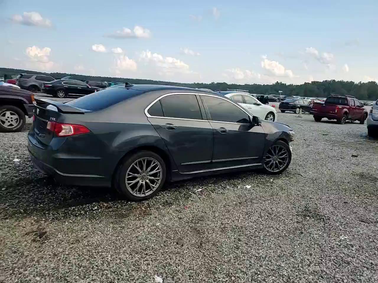 Фото: JH4CU2F64CC017653