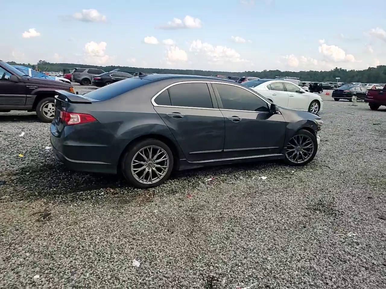 Фото: JH4CU2F64CC017653