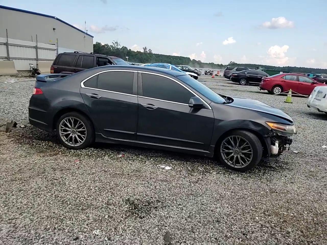 Фото: JH4CU2F64CC017653