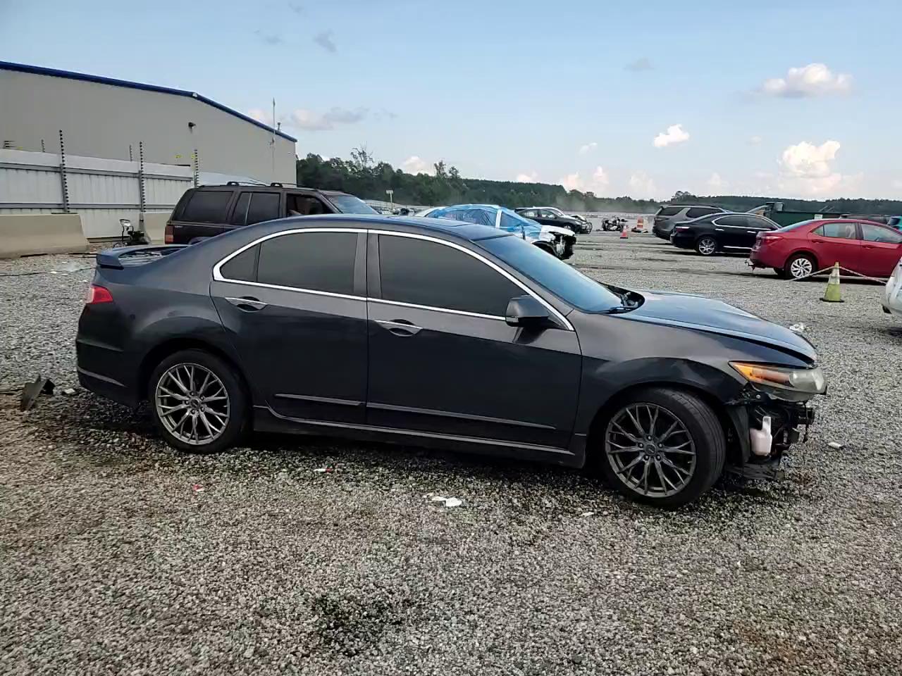 Фото: JH4CU2F64CC017653