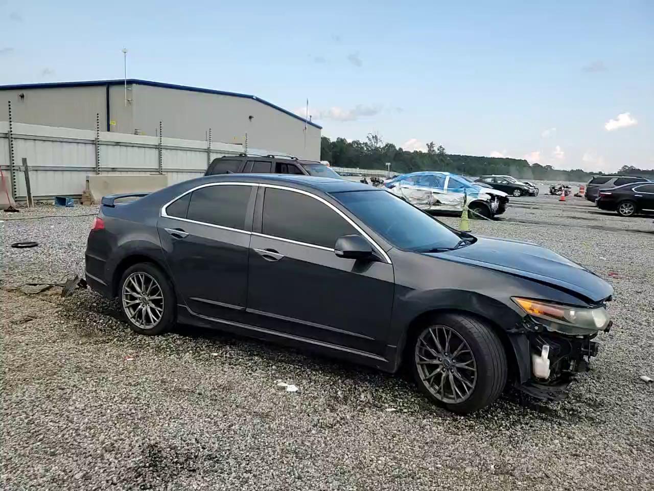 Фото: JH4CU2F64CC017653