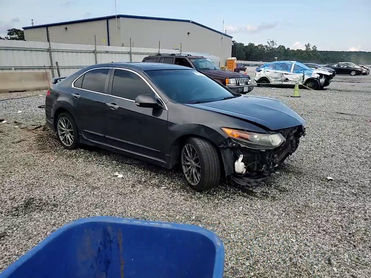 Фото: JH4CU2F64CC017653