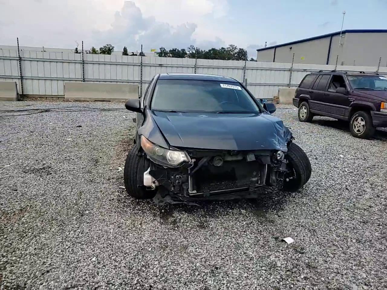 Фото: JH4CU2F64CC017653