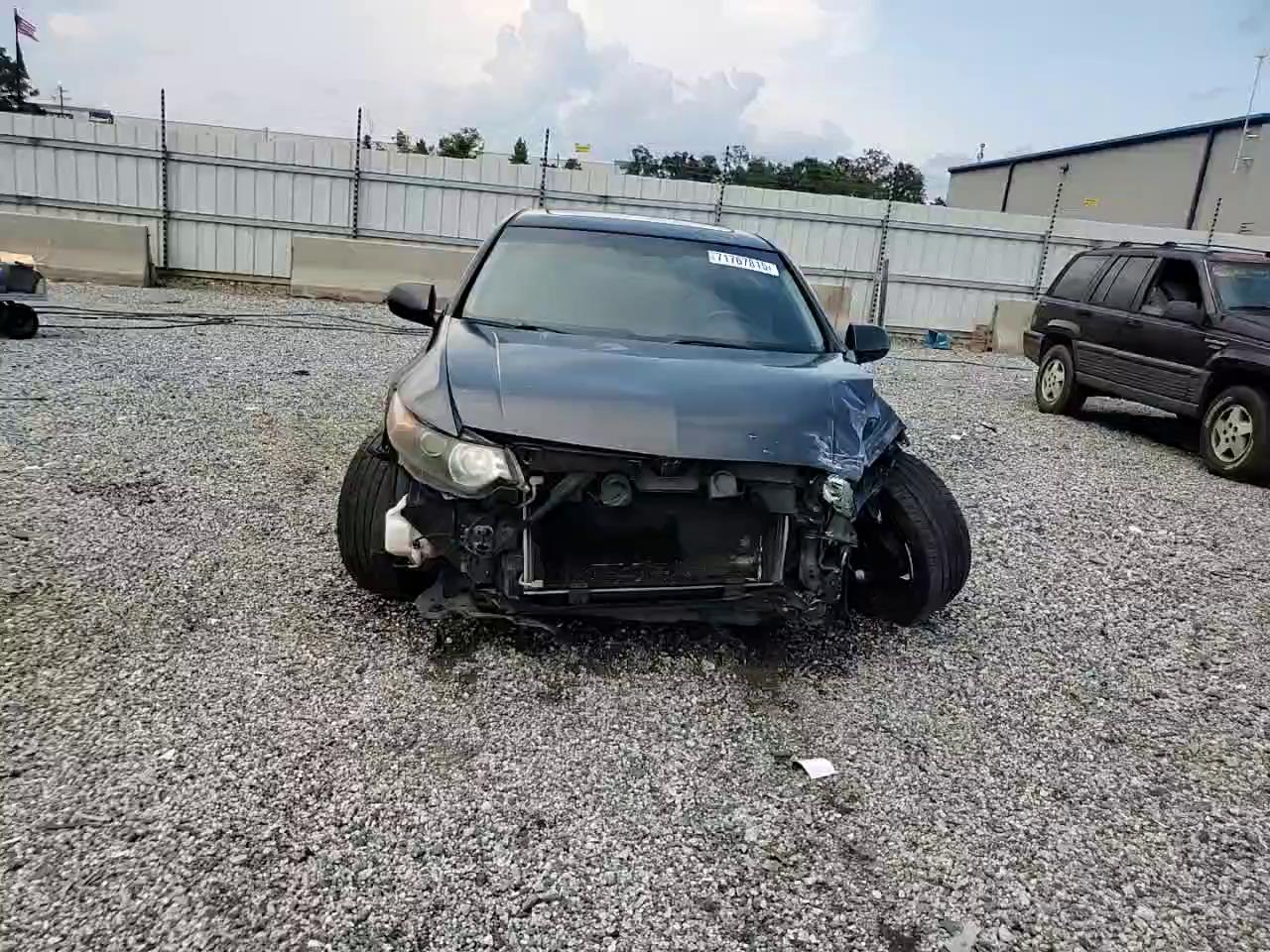 Фото: JH4CU2F64CC017653