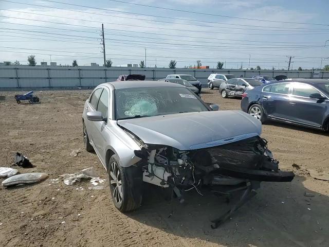 2013 Chrysler 200 Touring VIN: 1C3CCBBB8DN593229 Lot: 72065715