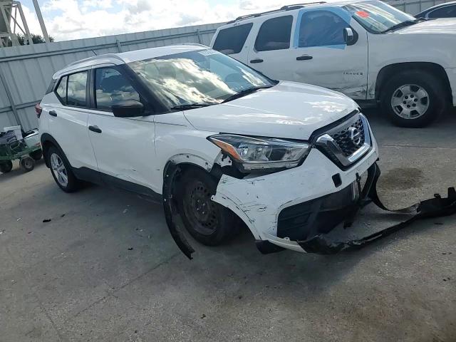 2018 Nissan Kicks S VIN: 3N1CP5CU0JL508996 Lot: 81529055