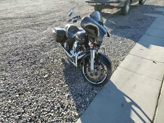 2015 Harley-Davidson Flhx Street Glide VIN: 1HD1KBM16FB698025 Lot: 81746535