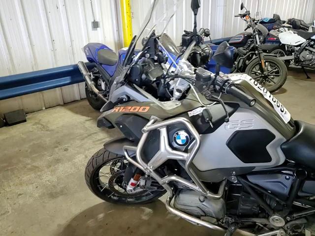2015 BMW R1200 Gs Adventure VIN: WB10A1202FZ098515 Lot: 70201665
