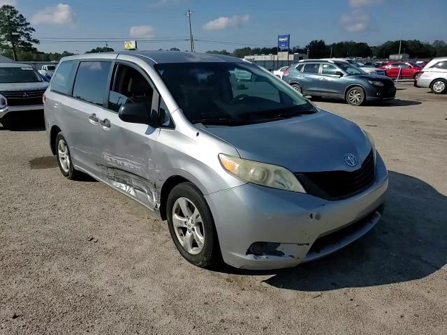 2011 Toyota Sienna VIN: 5TDZK3DC4BS027807 Lot: 84461215