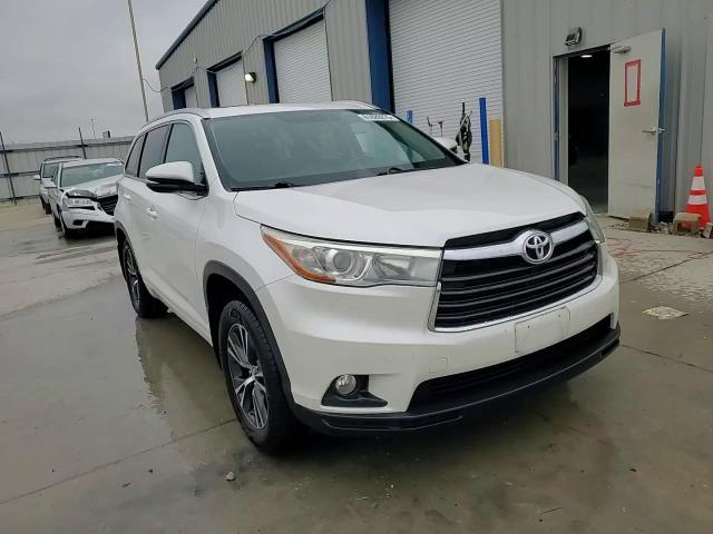 2016 Toyota Highlander Xle VIN: 5TDJKRFH1GS285895 Lot: 81629275