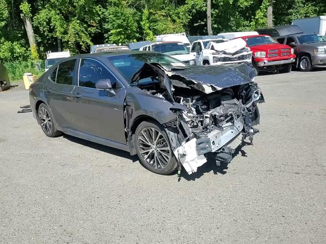 2018 Toyota Camry L VIN: 4T1B11HK1JU535801 Lot: 68909105