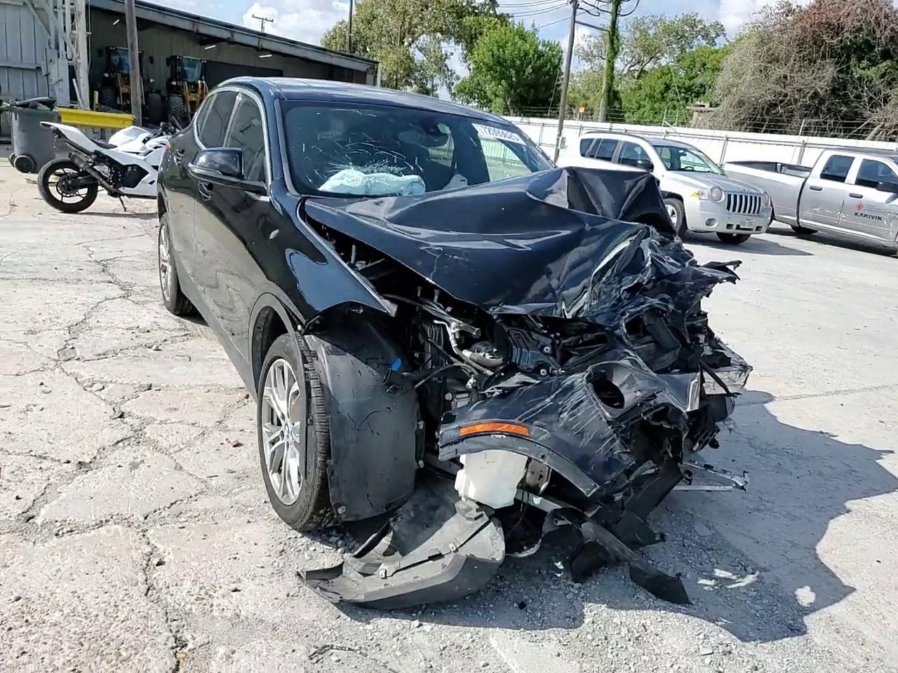 Фото: WBXYJ5C33JEF74086