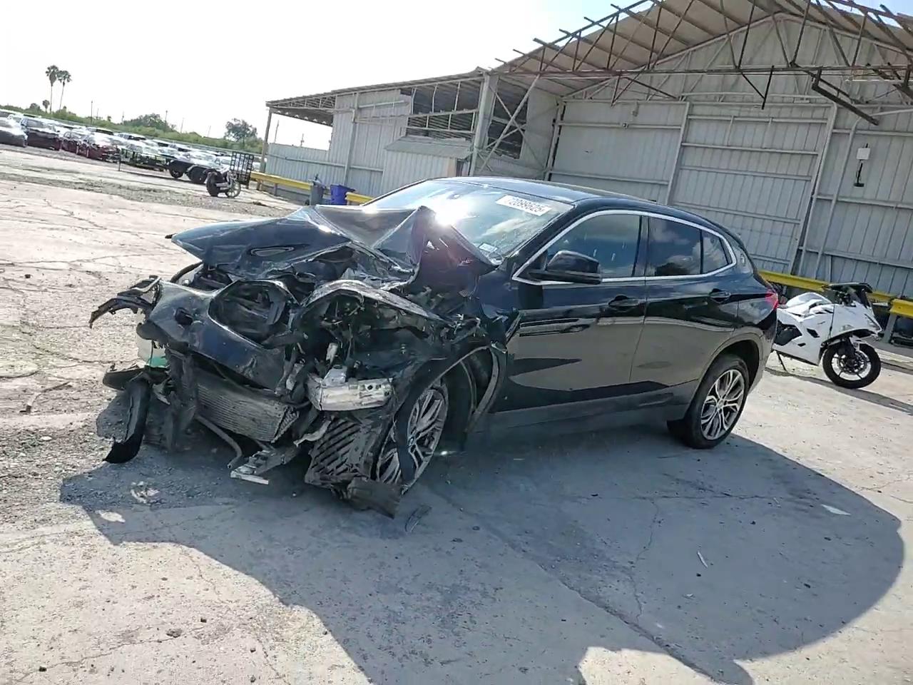 Фото: WBXYJ5C33JEF74086