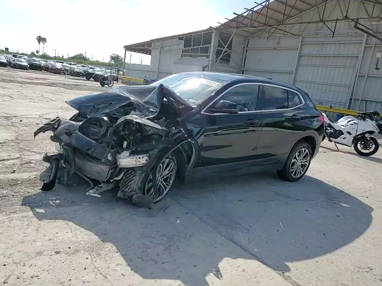 Фото: WBXYJ5C33JEF74086