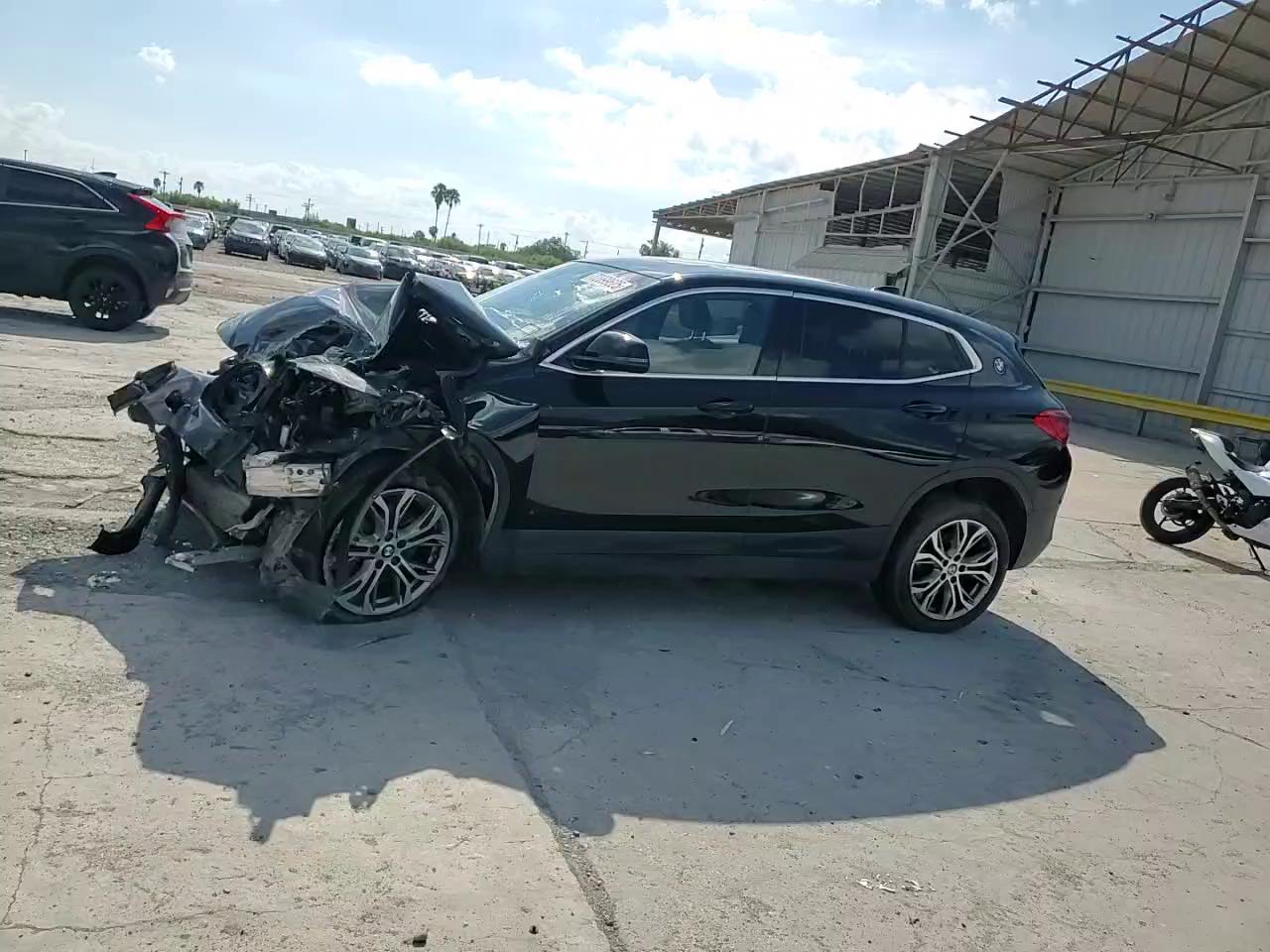 Фото: WBXYJ5C33JEF74086