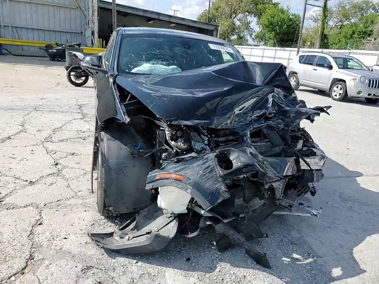 Фото: WBXYJ5C33JEF74086