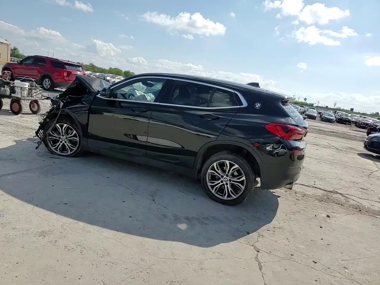 Фото: WBXYJ5C33JEF74086