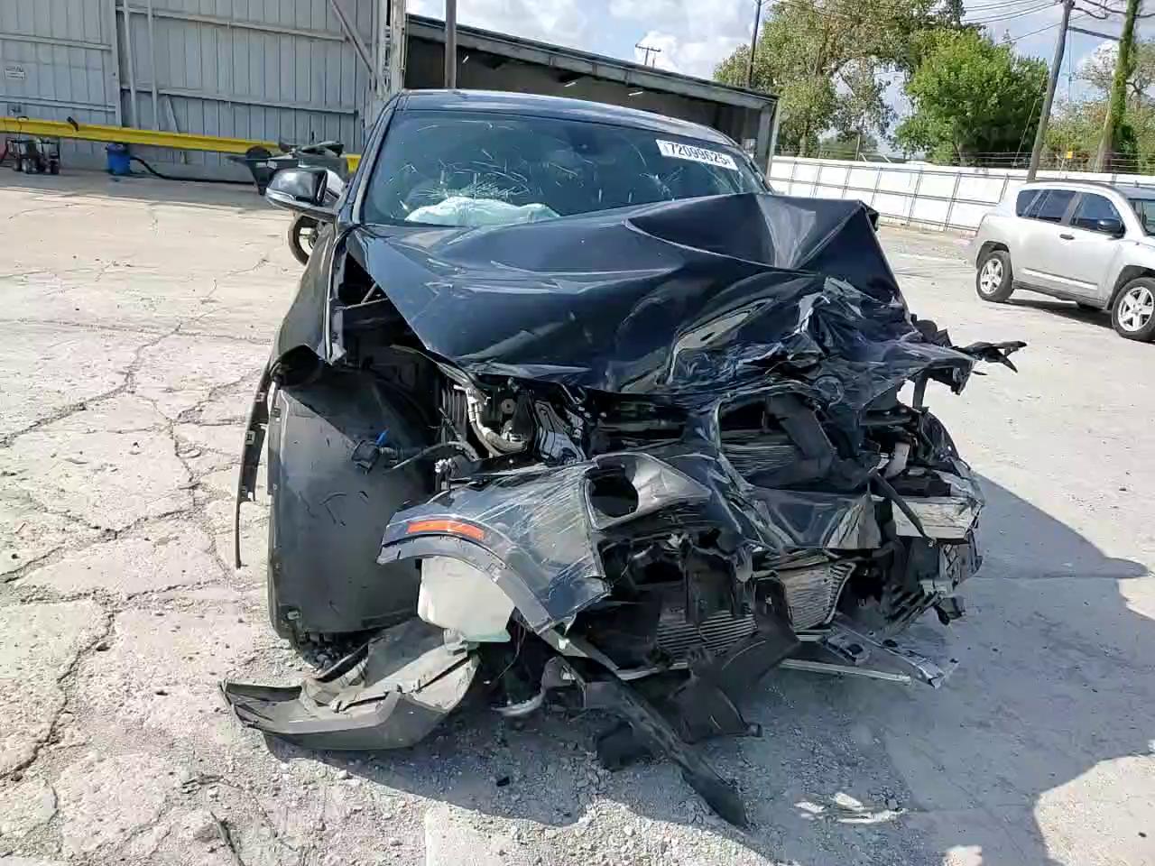 Фото: WBXYJ5C33JEF74086