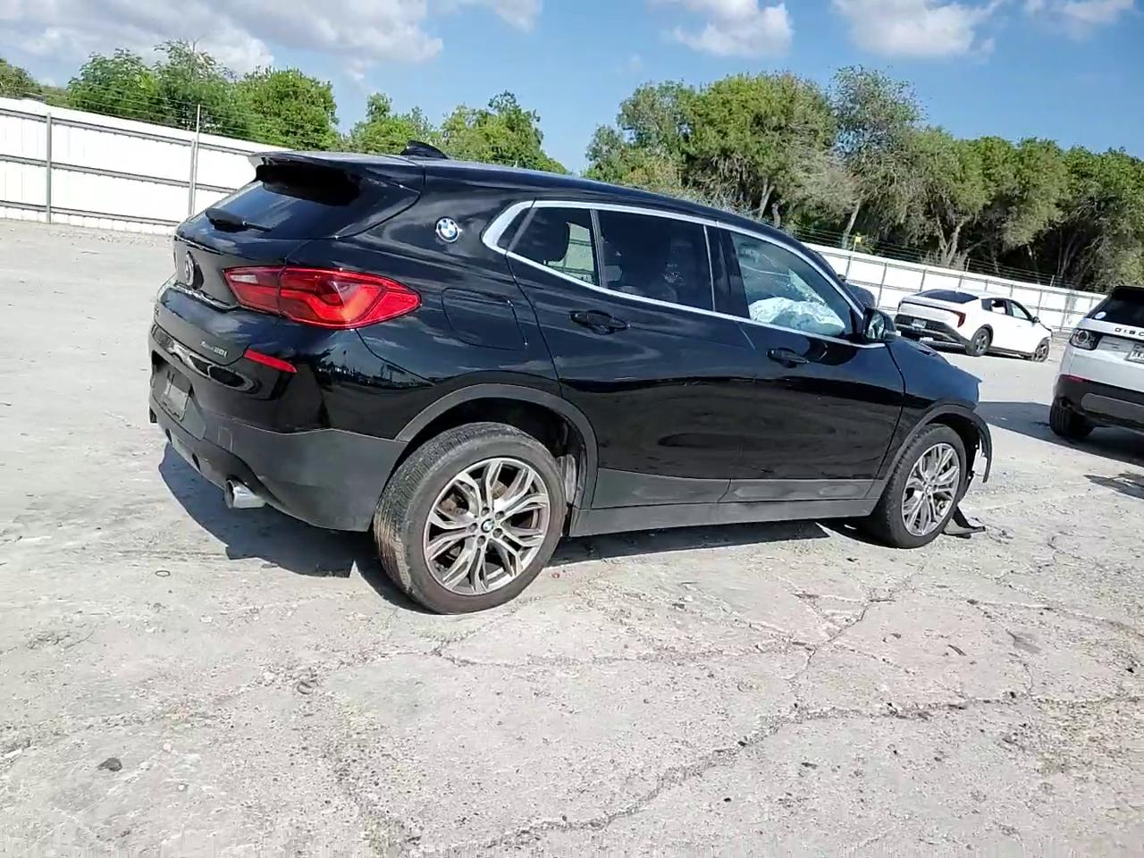 Фото: WBXYJ5C33JEF74086