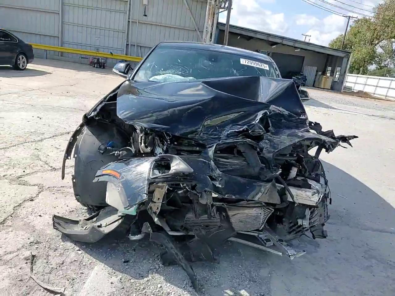 Фото: WBXYJ5C33JEF74086