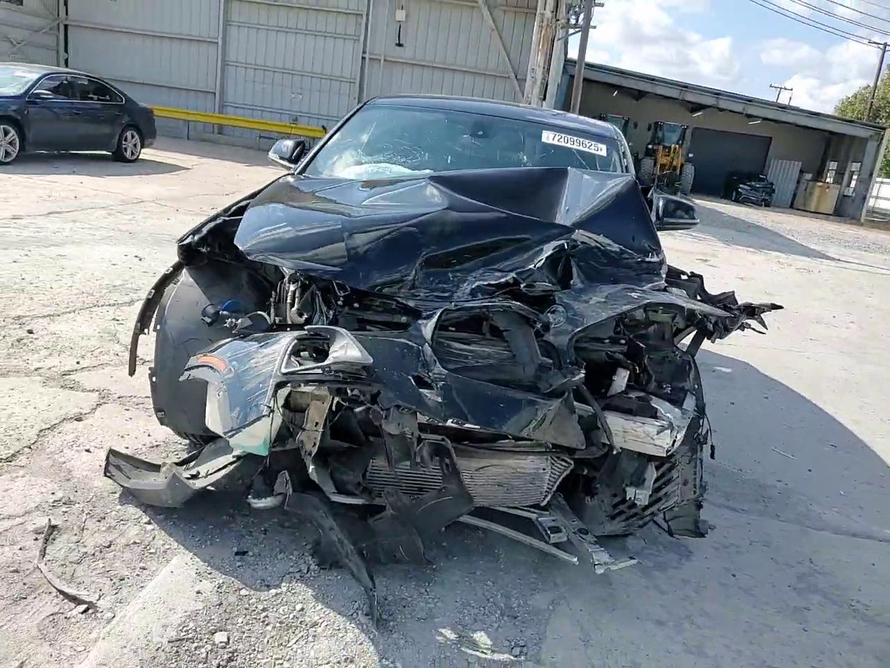 Фото: WBXYJ5C33JEF74086