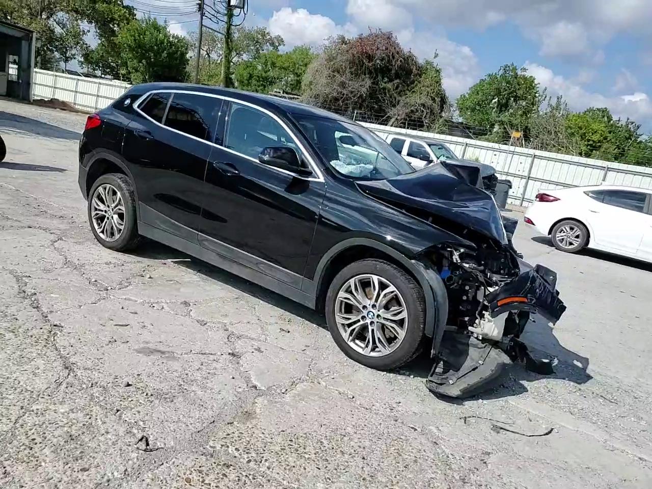 Фото: WBXYJ5C33JEF74086