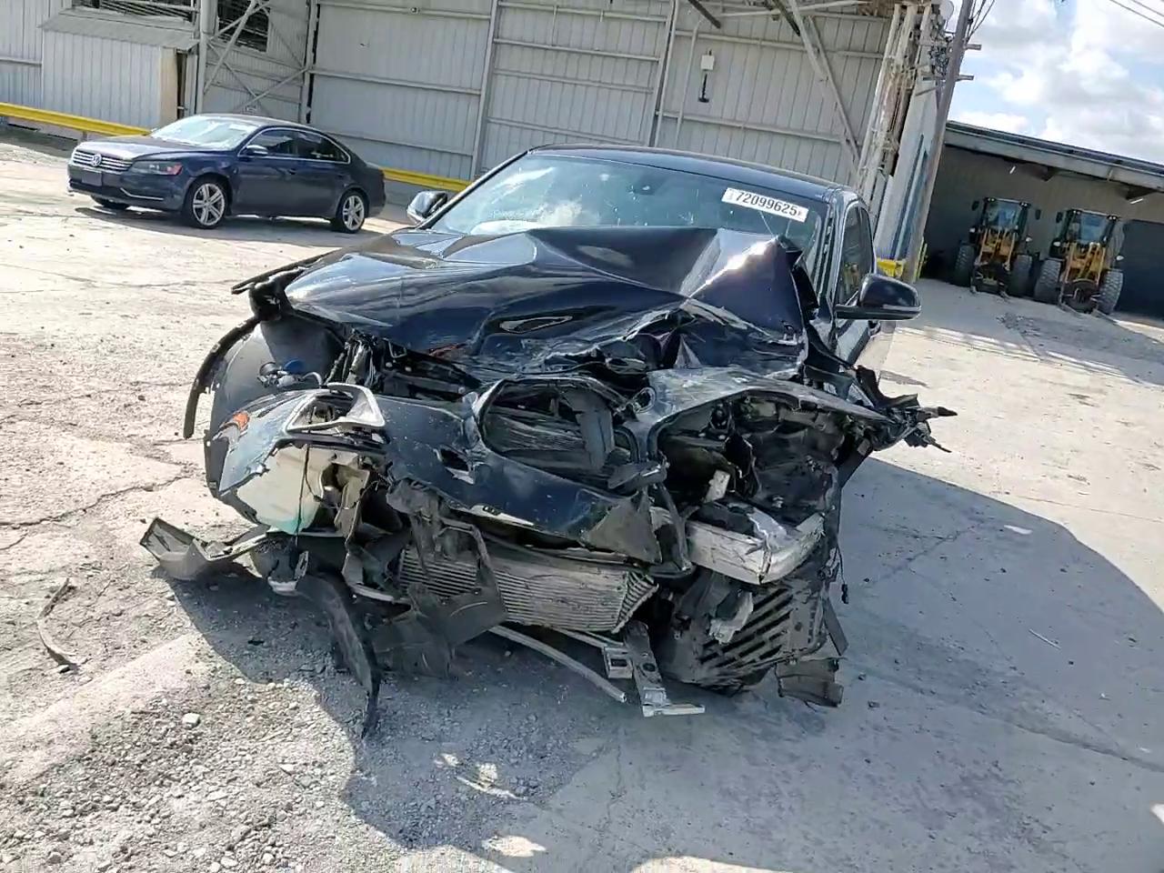 Фото: WBXYJ5C33JEF74086