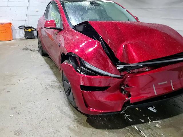 2026 Tesla Model Y VIN: 7SAYGDED4TA472855 Lot: 84225855