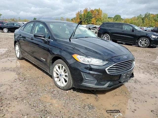 2019 Ford Fusion Se VIN: 3FA6P0LU8KR220869 Lot: 84046185