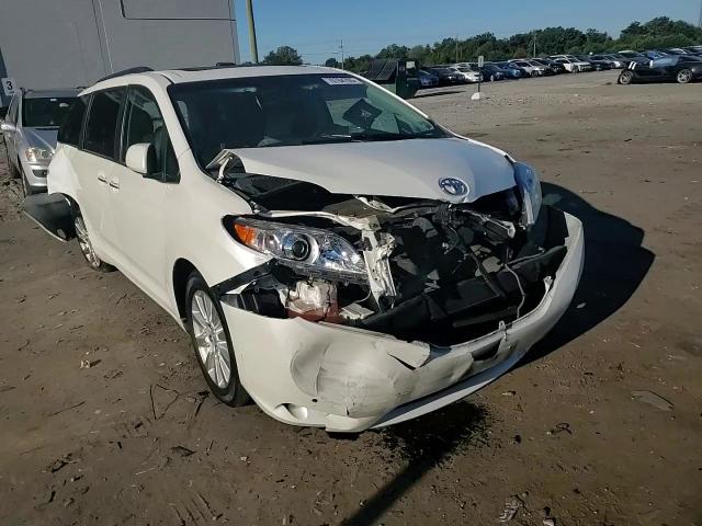 2011 Toyota Sienna Xle VIN: 5TDYK3DC4BS018309 Lot: 70784705