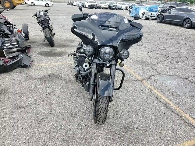 2018 Harley-Davidson Flhxs Street Glide Special VIN: 1HD1KRC31JB618151 Lot: 80348475