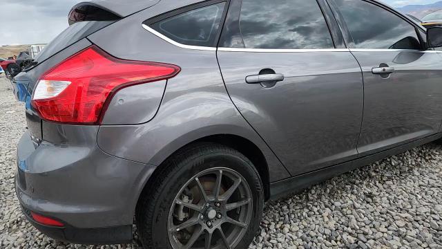 2012 Ford Focus Titanium VIN: 1FAHP3N24CL389826 Lot: 82101595