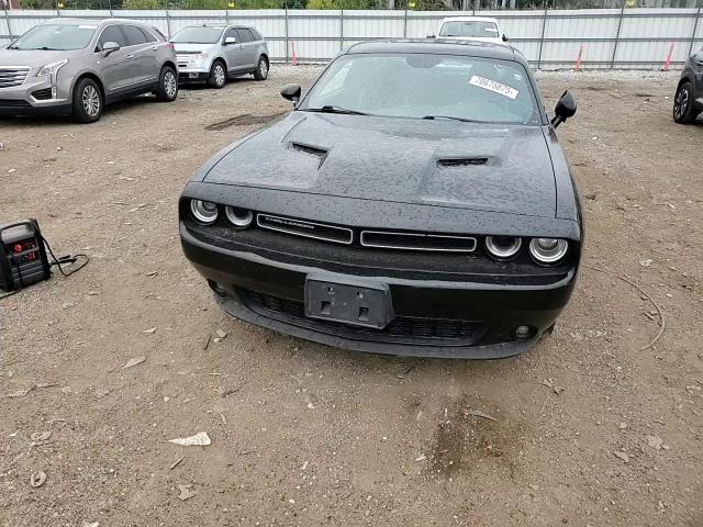 2018 Dodge Challenger Sxt VIN: 2C3CDZAG3JH258208 Lot: 70675875