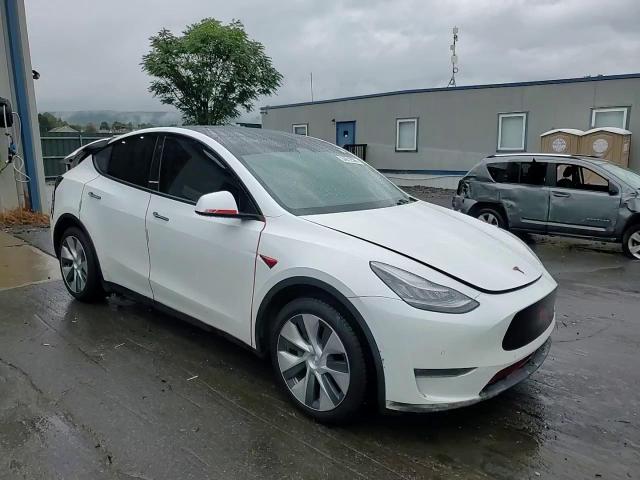 2020 Tesla Model Y VIN: 5YJYGDEE8LF044327 Lot: 84012505