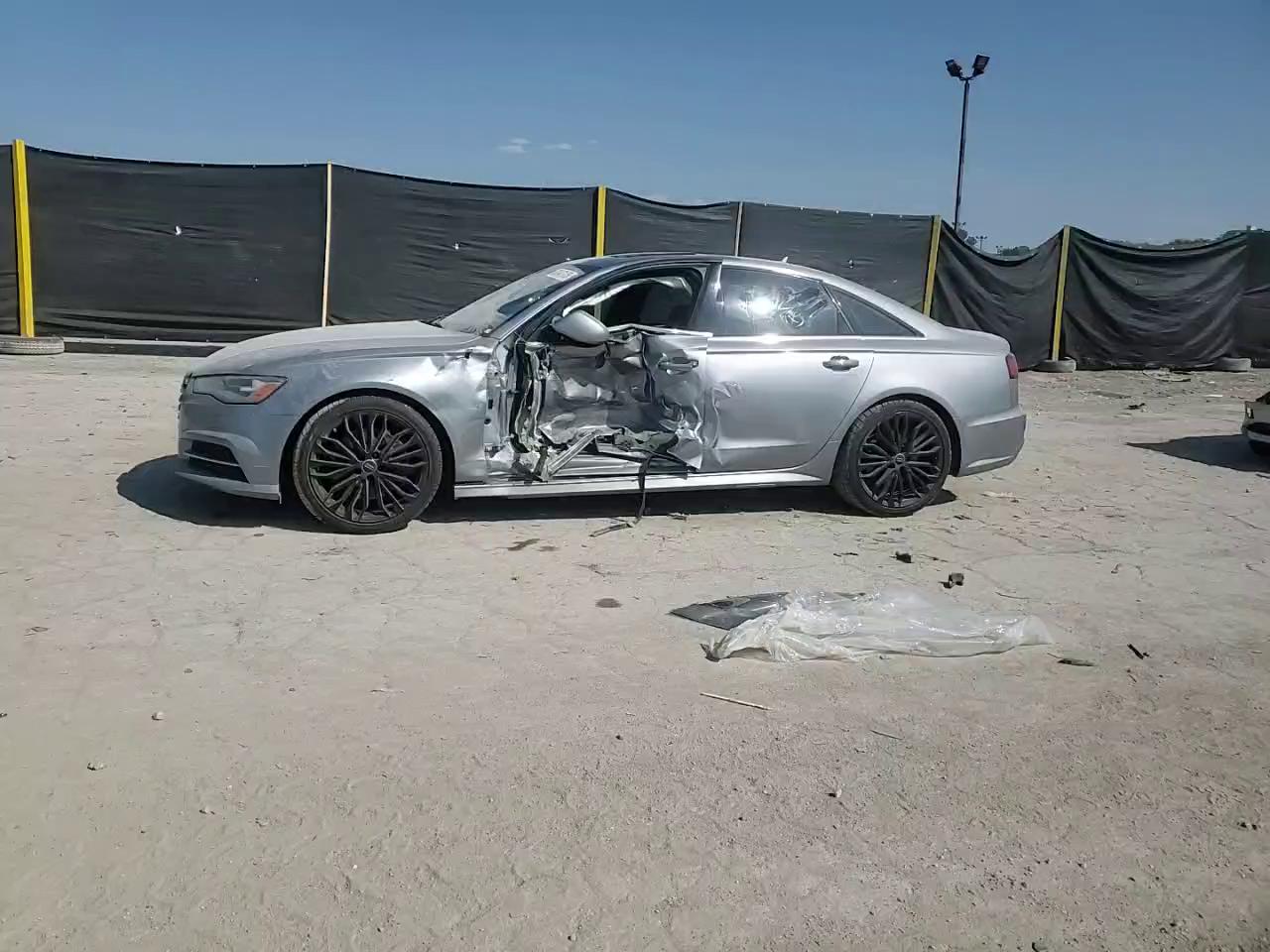 Фото: WAUDFAFC3GN069203