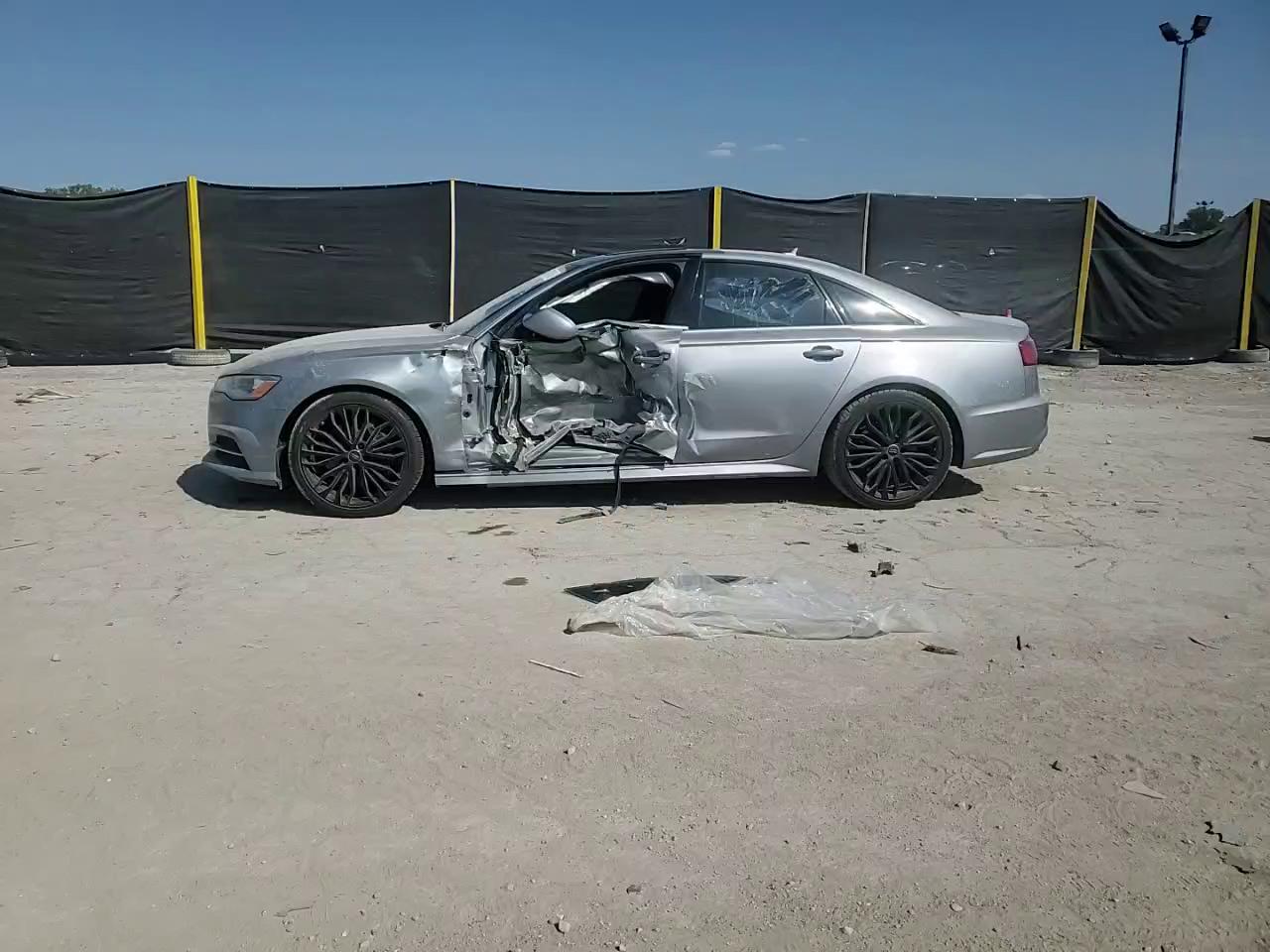 Фото: WAUDFAFC3GN069203