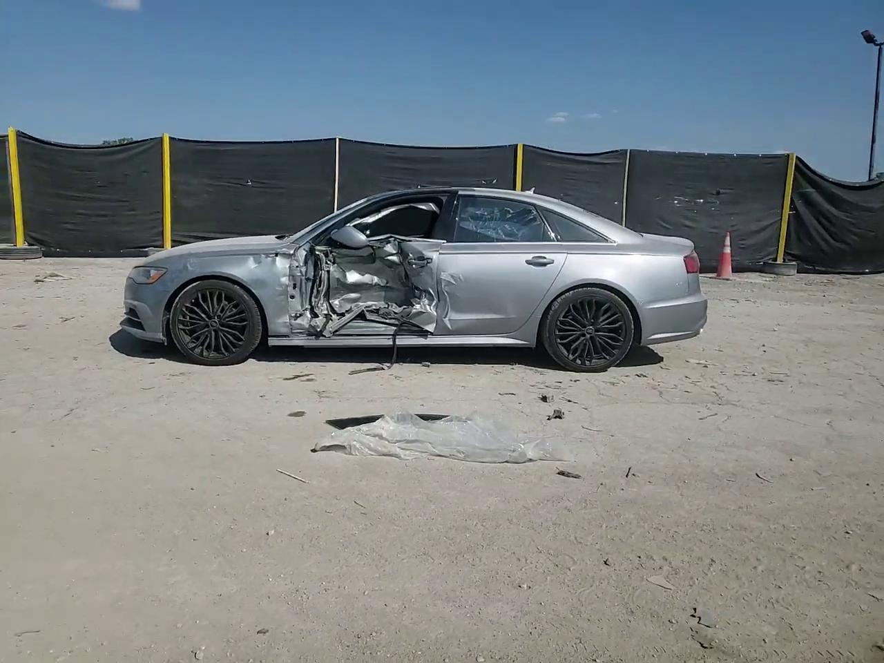 Фото: WAUDFAFC3GN069203