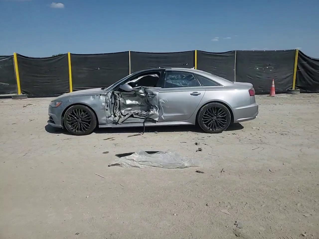 Фото: WAUDFAFC3GN069203