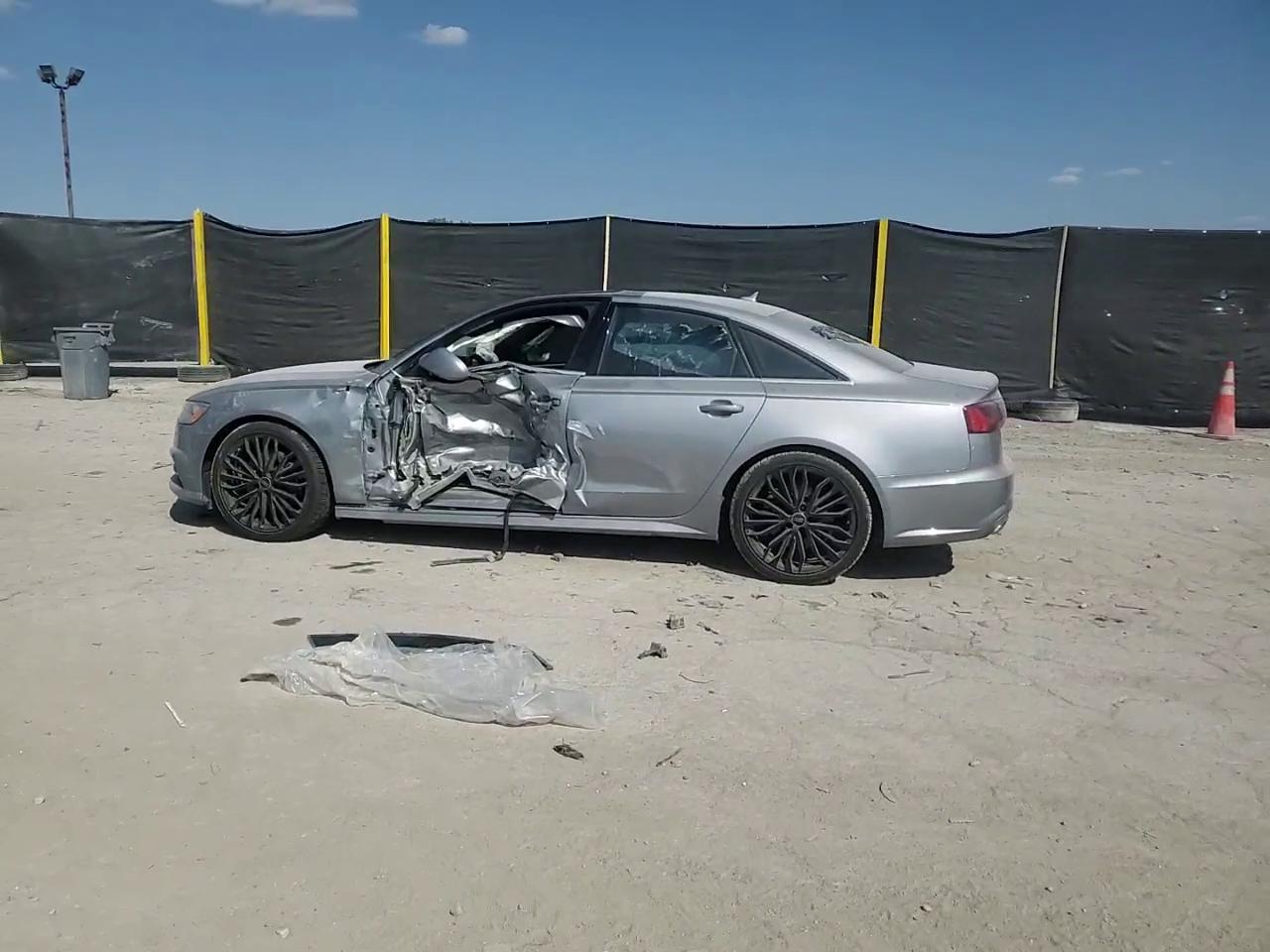 Фото: WAUDFAFC3GN069203