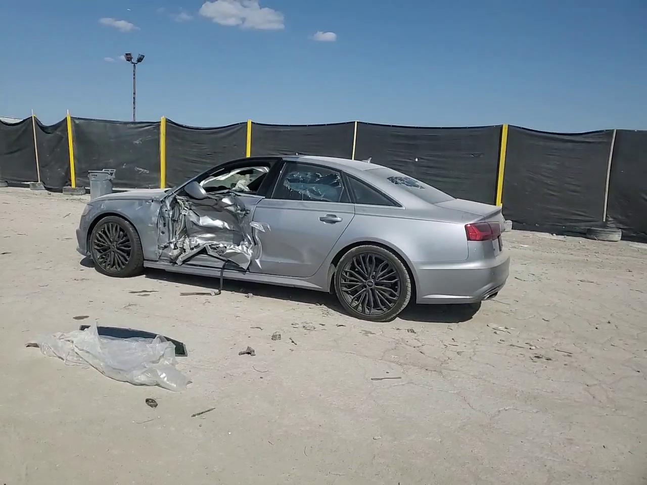 Фото: WAUDFAFC3GN069203